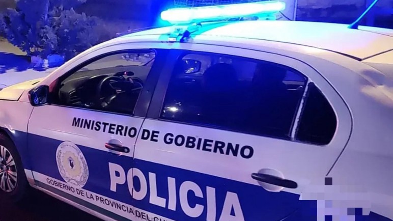 Violencia en la Patagonia: fue a recuperar el celular que le robaron, la madre y la hermana del ladrón lo golpearon y terminó con las costillas fisuradas